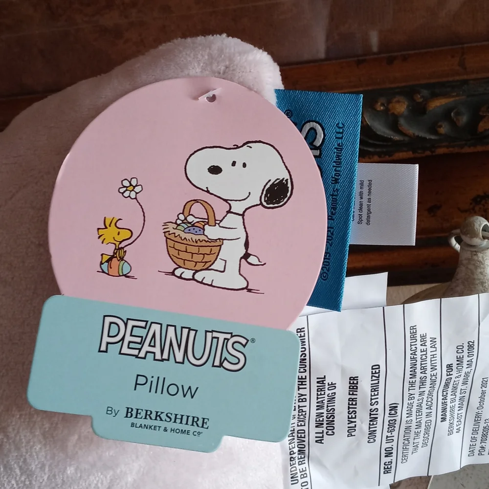 Snoopy Easter pillow